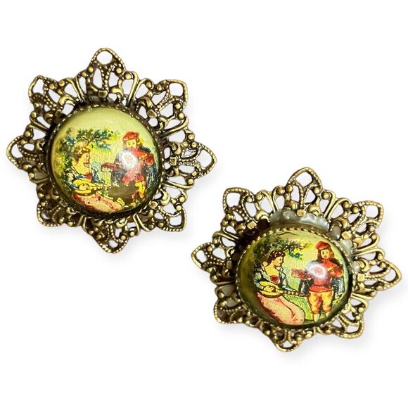 Vintage Victorian Courting‎ Couple Screw-back Earrings Gold Tone Filagree READ - Picture 1 of 4